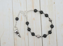 Morrigan Pocket Prayer Beads in Onyx with Raven Skull: Irish Celtic Goddess of War, Death and Sovereignty